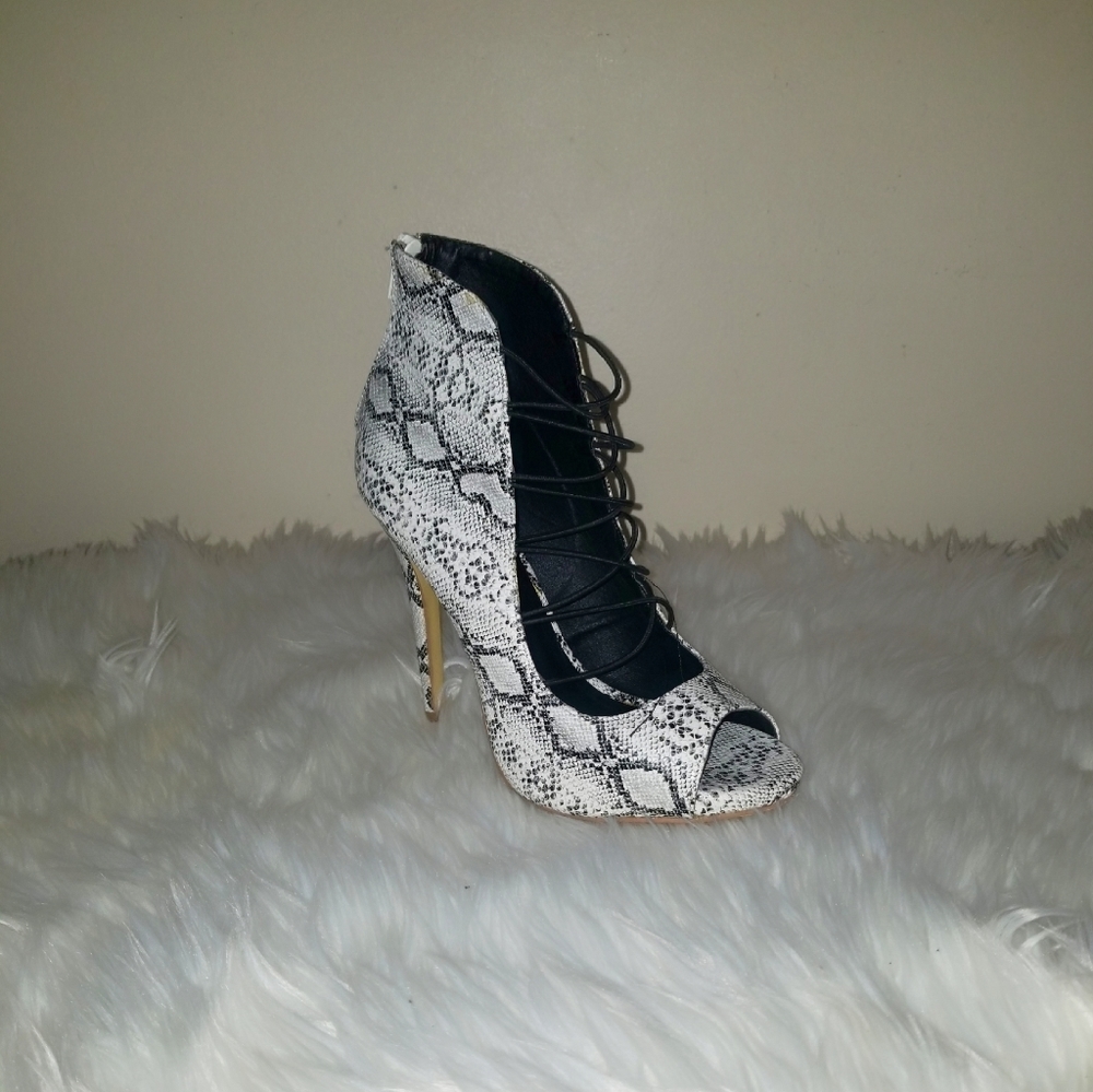 Shoes - Picture 3 of 5